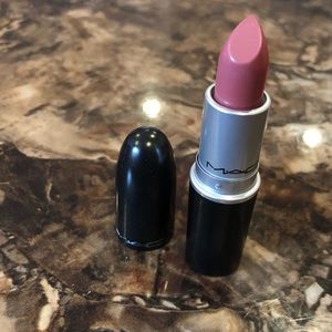 MAC Cosmetics Makeup - MAC Lipstick MAC Cosmetics Makeup - MAC Lipstick